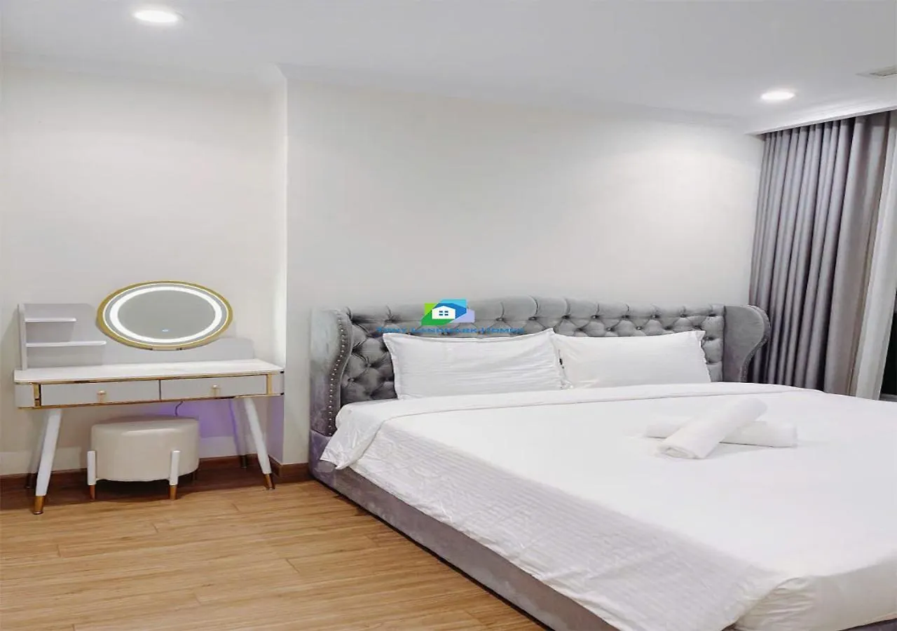 The Landmark And The Park Luxury Apartment Of Vinhomes Ho Chi Minh City 0*,  Vietnam